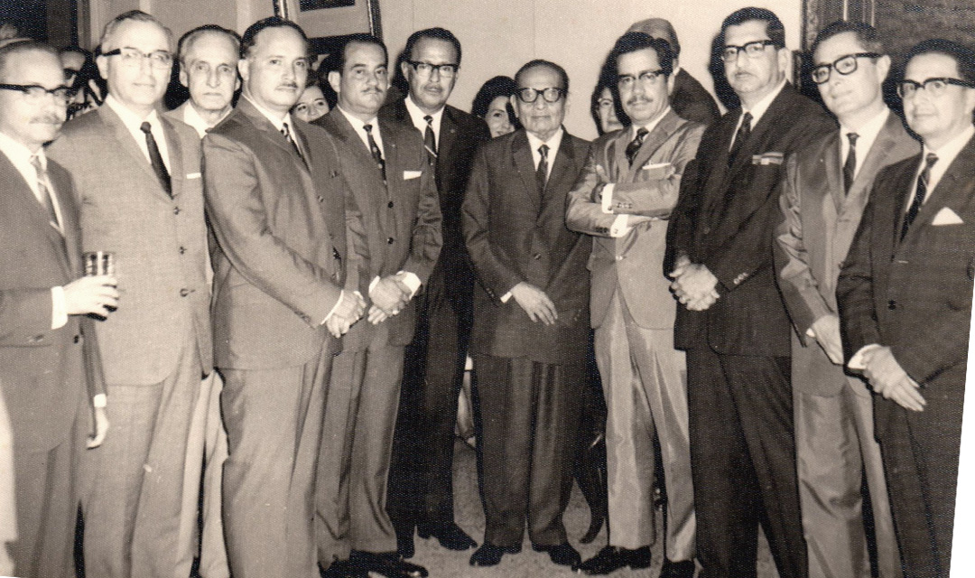 Miguel Vernaza Requena en agasajo al Dr. José Miguel García Moreno